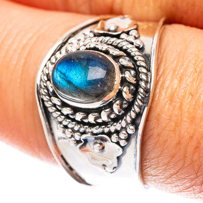 Labradorite 925 Sterling Silver Ring Size 8 (925 Sterling Silver) R5421