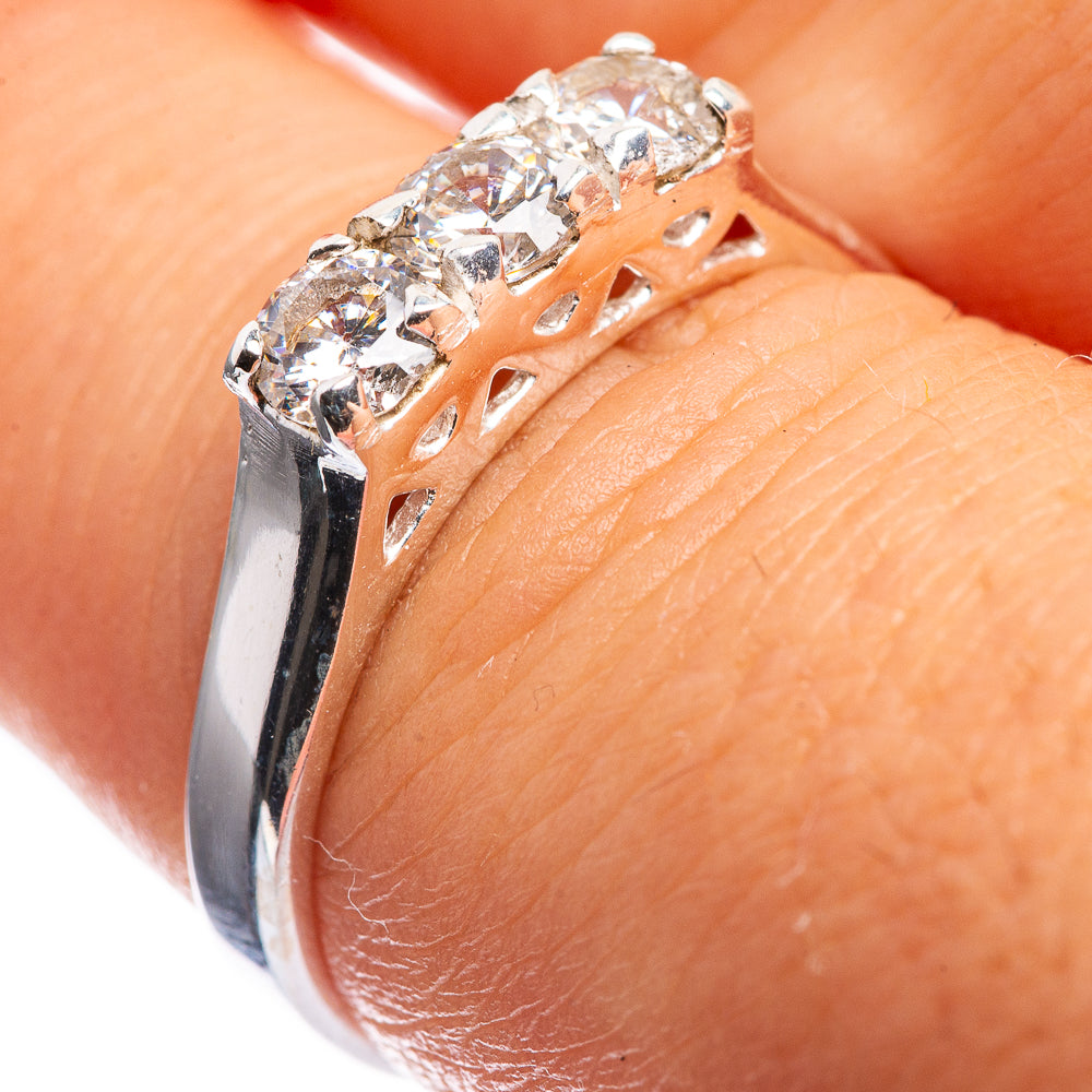 White Topaz Dainty Ring Size 7 (925 Sterling Silver) R142600