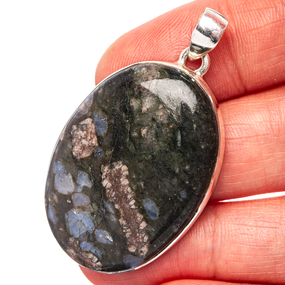 Que Sera Agate Pendant 1 3/4" (.925 Sterling Silver)