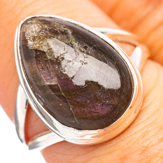 Labradorite oval ring in 925 sterling silver, dark purple-gray stone bezel