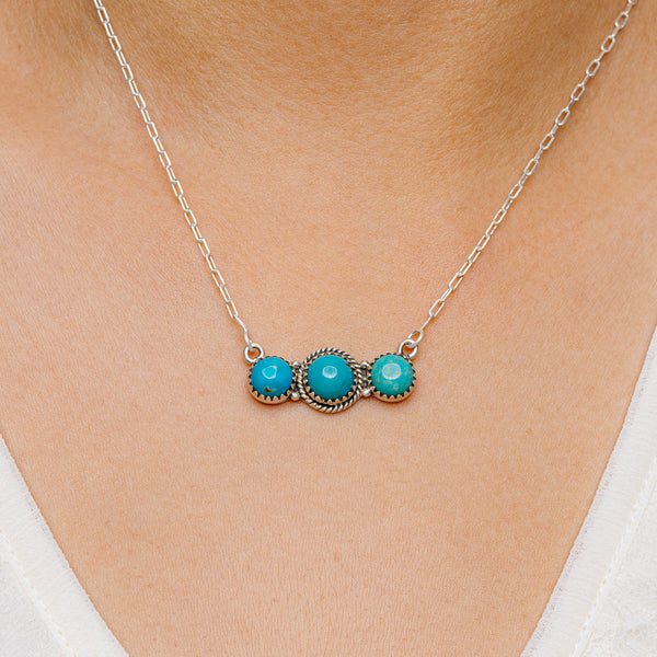 Southwestern Style King's Manassa Turquoise Necklace 17 to 19" (.925 Sterling Silver)