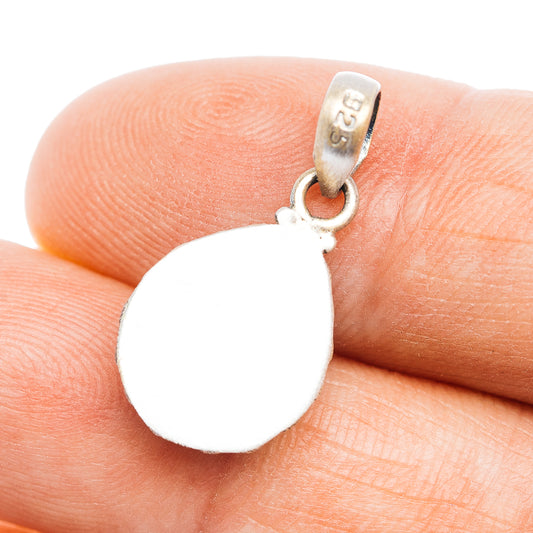 Teardrop silver pendant with bail stamped 925 on reverse side