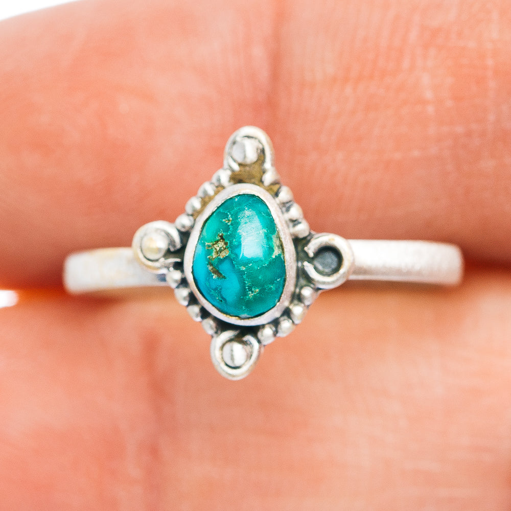 Southwestern Style Emerald Valley Turquoise Ring Size 8 (.925 Sterling Silver)