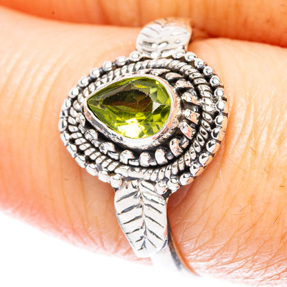 Value Peridot Ring Size 7.75 (925 Sterling Silver) R3057