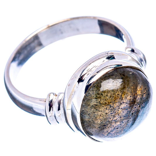 Silver ring with round labradorite cabochon and split shank, side view