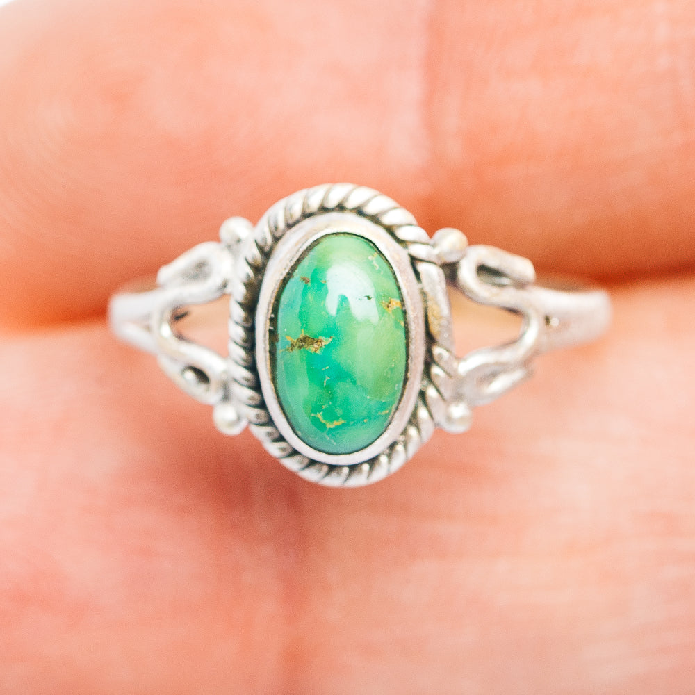 Southwestern turquoise oval .925 sterling silver ring, size 6, openwork shoulders