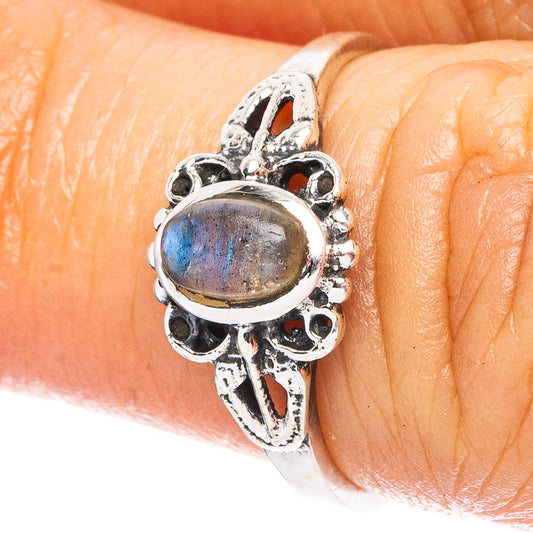 Labradorite 925 Sterling Silver Ring Size 6 (925 Sterling Silver) R6305