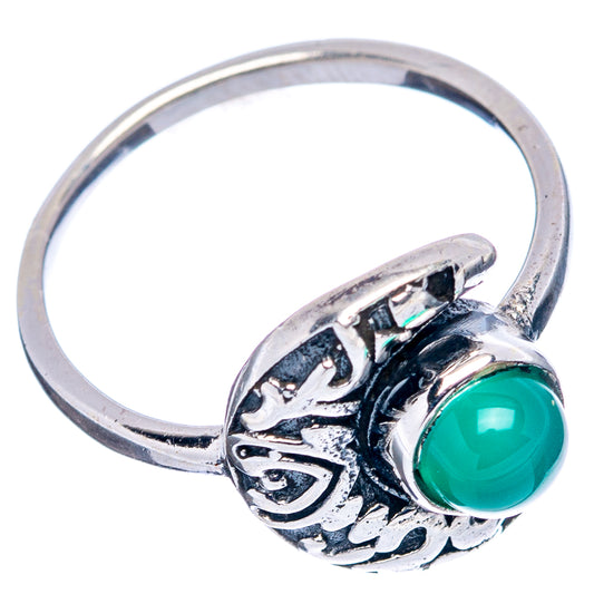 Round green gemstone set in a .925 sterling silver moon-styled dainty ring