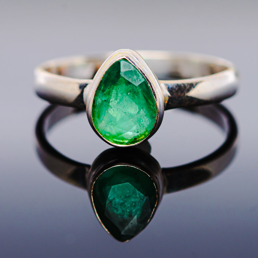 1ct Premium Zambian Emerald Ring Size 8 (.925 Sterling Silver)
