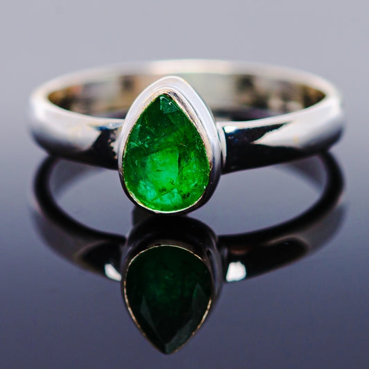 1ct Premium Zambian Emerald Ring Size 6.5 (.925 Sterling Silver)
