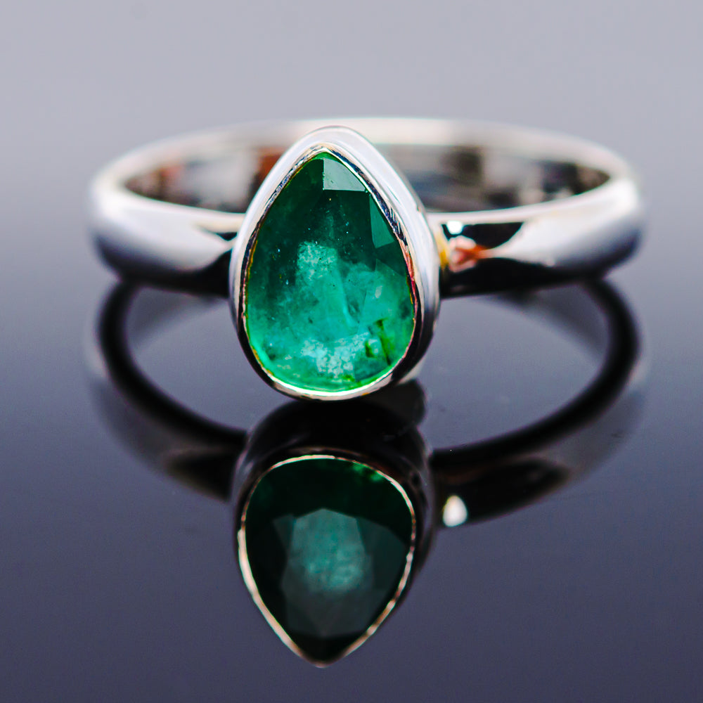 1ct Premium Zambian Emerald Ring Size 6 (.925 Sterling Silver)