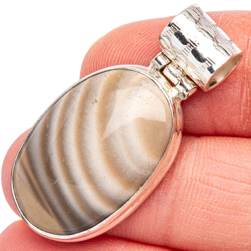 925 sterling silver striped flint oval pendant, polished bezel with ridged bail
