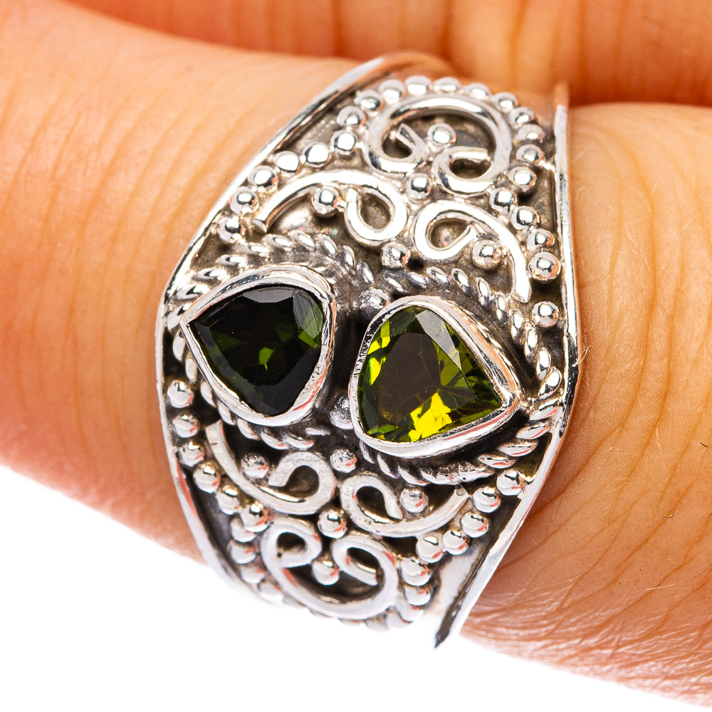 Peridot Ring Size 7.25 (925 Sterling Silver) R146115