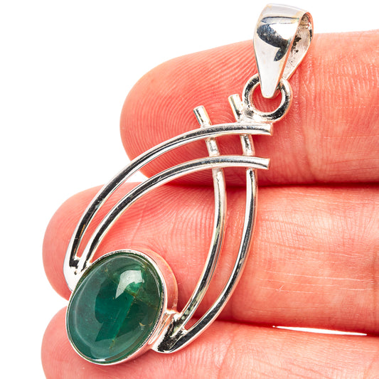Emerald green oval pendant in .925 sterling silver, swirl basket setting