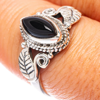 Black Onyx Ring Size 8 (925 Sterling Silver) R5536
