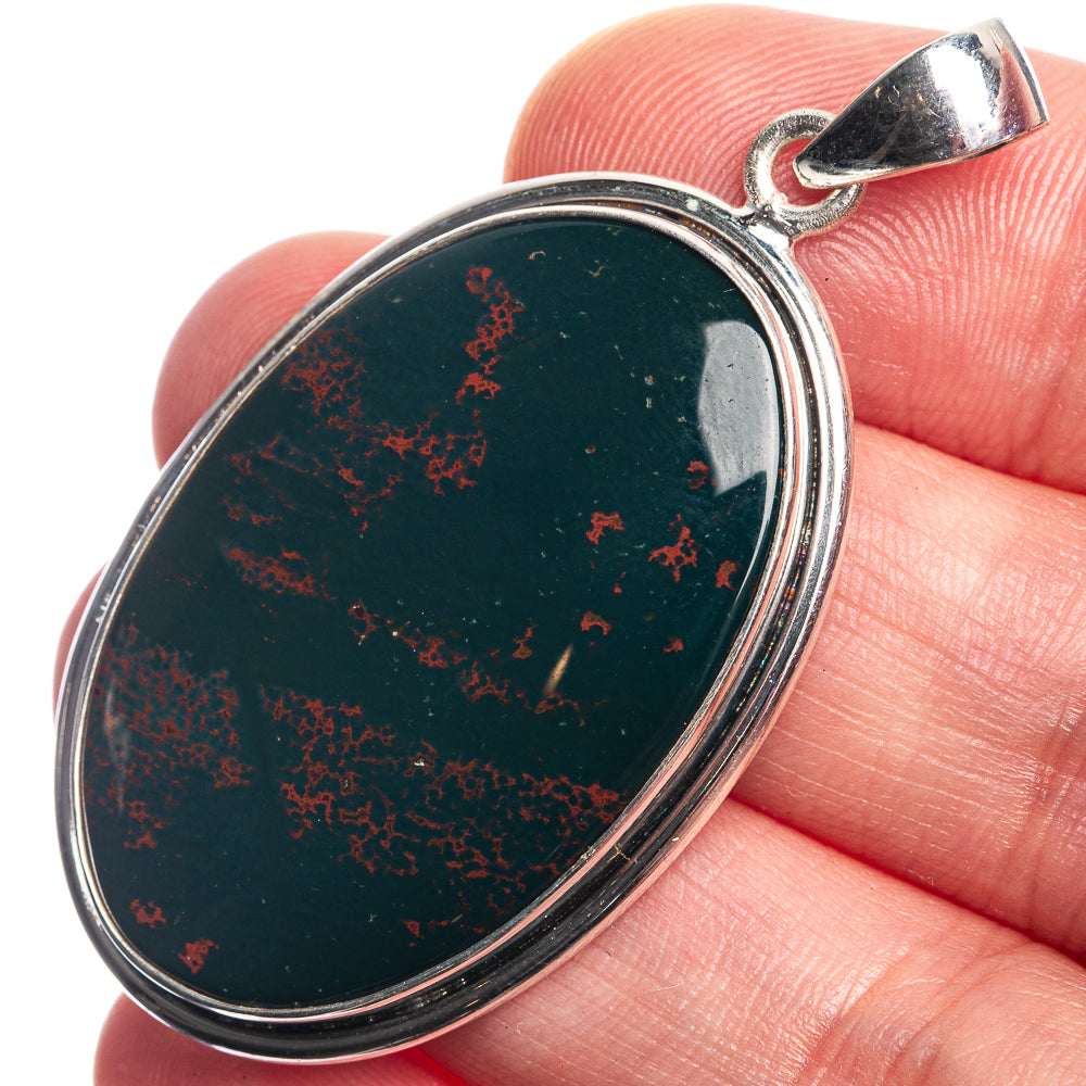Oval bloodstone pendant in 925 sterling silver, dark green stone with red speckles