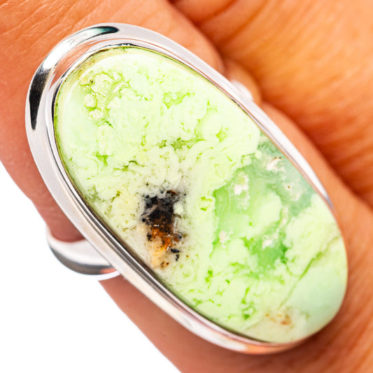 Oval lemon-green chrysoprase cabochon in .925 sterling silver ring, polished bezel
