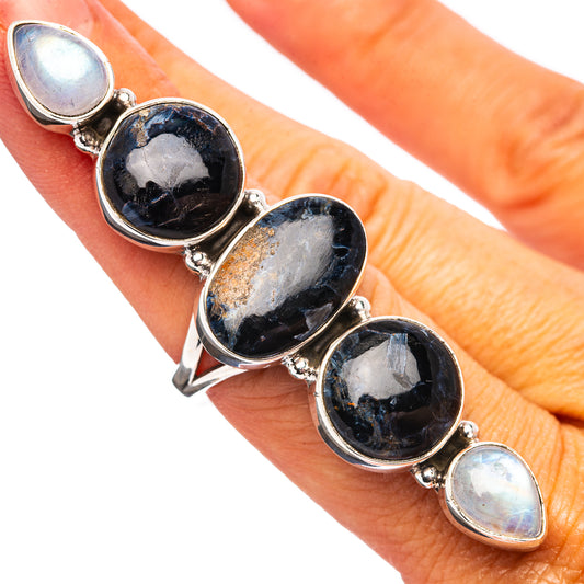 Five-stone oval gemstone ring in .925 sterling silver, dark blue center with moonstone ends