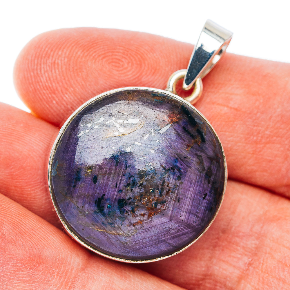 925 sterling silver round pendant with dark purple star-like gemstone