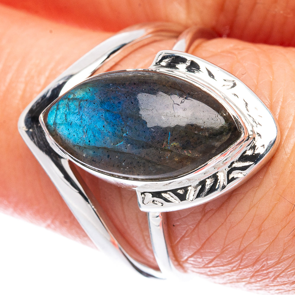 Premium Labradorite 925 Sterling Silver Ring Size 7 (925 Sterling Silver) R2673