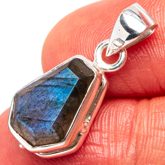 Sterling silver labradorite pendant with faceted blue flash in bezel setting