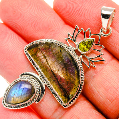 Signature Labradorite, Peridot 925 Sterling Silver Pendant 2 1/8" (925 Sterling Silver) PD37810