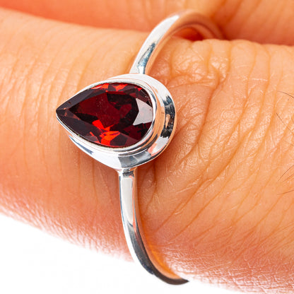 Garnet Dainty Ring Size 8 (925 Sterling Silver) R145051
