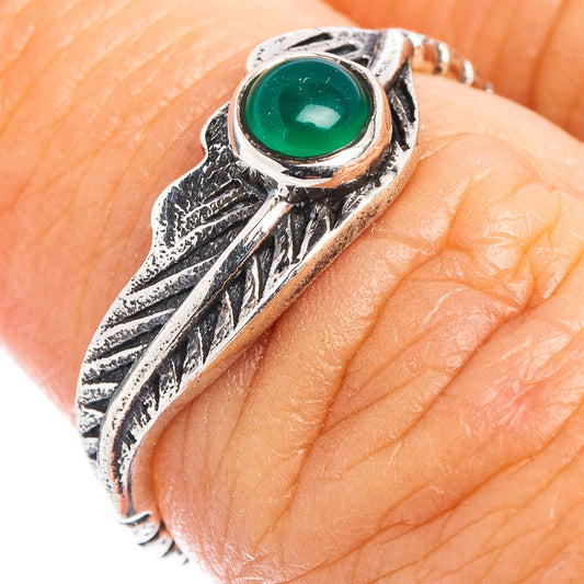 Green onyx feather ring in .925 sterling silver, oval cabochon center