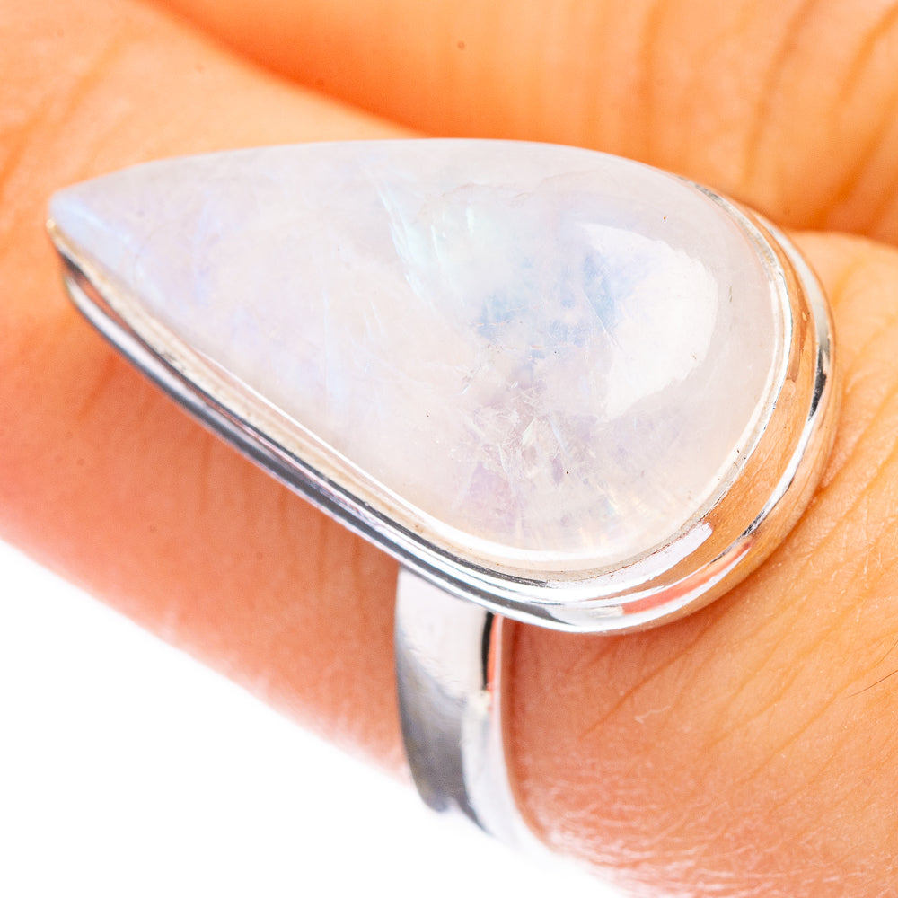 Rainbow Moonstone Ring Size 7.25 (925 Sterling Silver) R142664