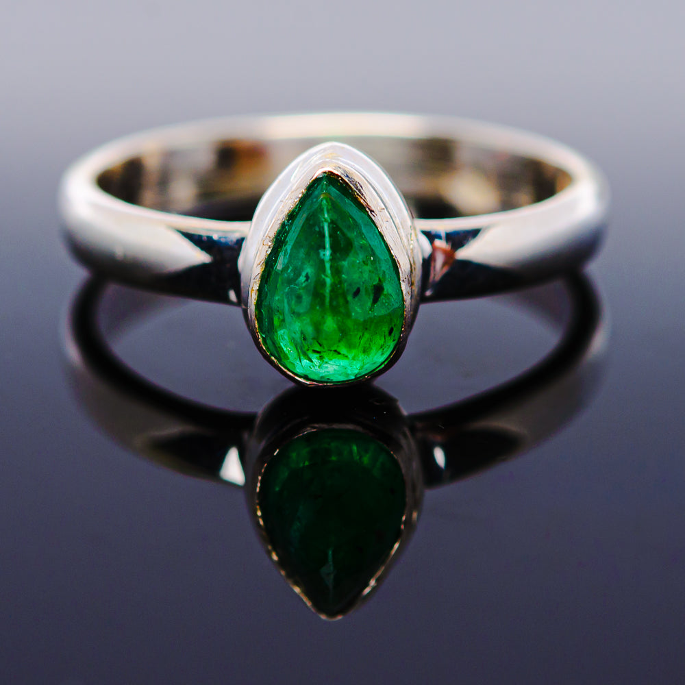 1ct Premium Zambian Emerald Ring Size 6 (.925 Sterling Silver)