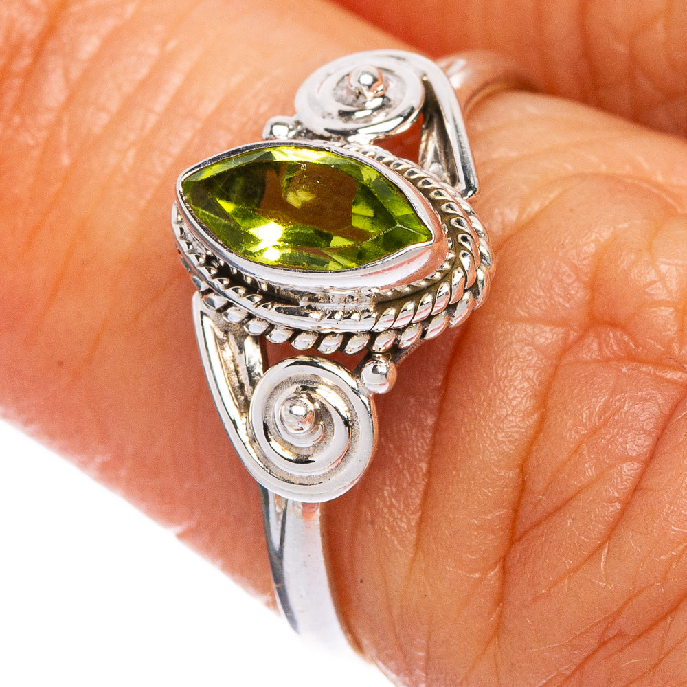 Peridot Dainty Ring Size 6.5 (925 Sterling Silver) R1148