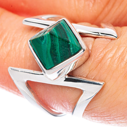 925 sterling silver ring with green malachite gemstone in geometric openwork setting
