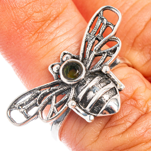 Peridot bee ring in .925 sterling silver, green oval stone, dainty size 6.5