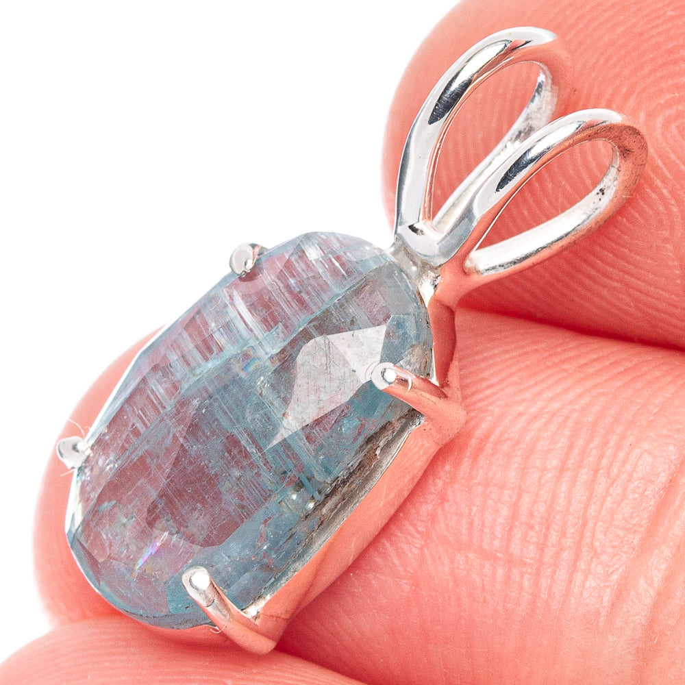 Value Aquamarine Pendant 7/8" (925 Sterling Silver) P44519