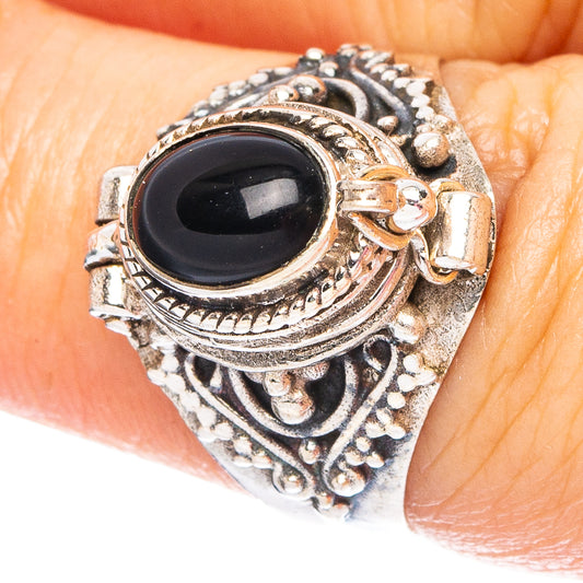 Black Onyx Posion 925 Sterling Silver Ring Size 7 (925 Sterling Silver) R6131