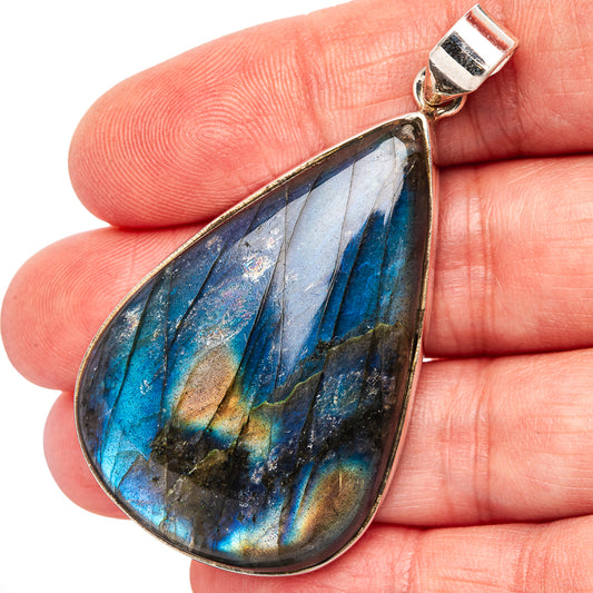 Sterling silver labradorite teardrop pendant with blue-green flash and bail