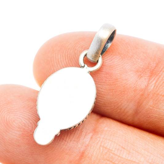 Sterling silver oval pendant, scalloped edge back with bail loop