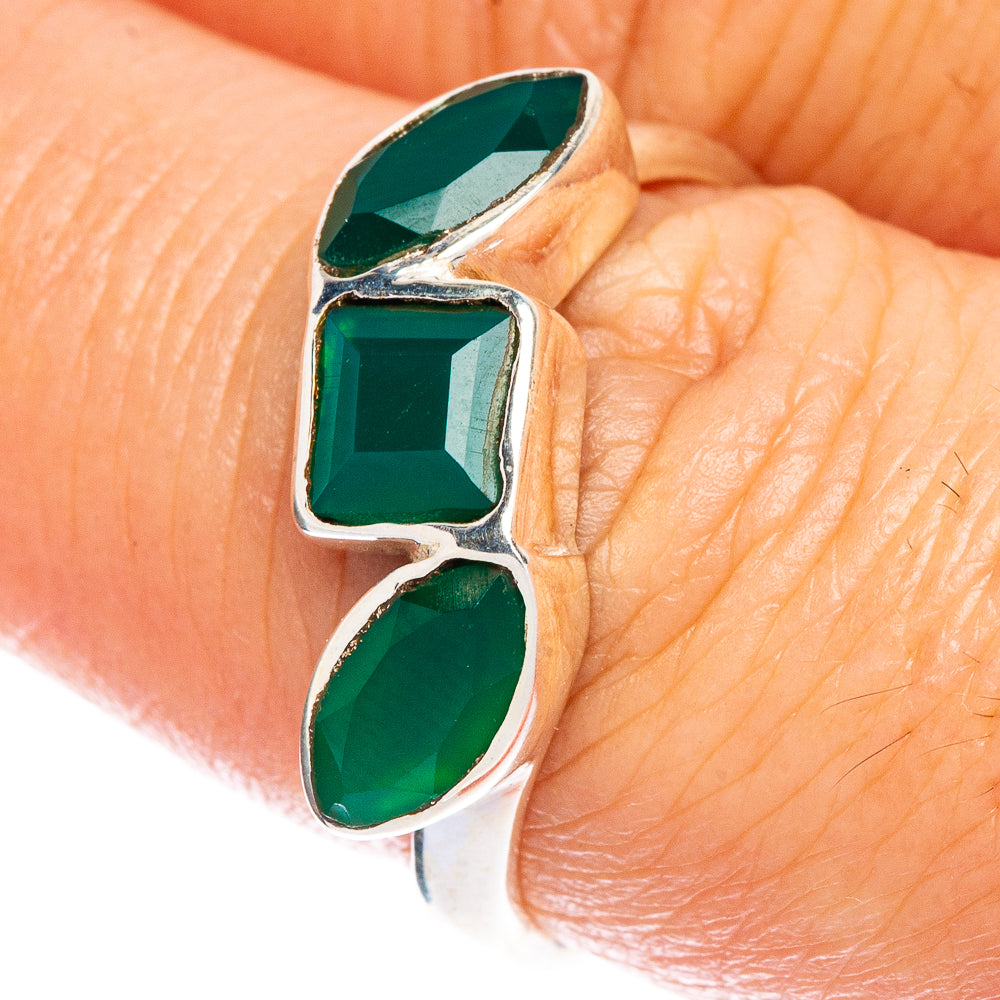 Green Onyx Ring Size 8 (925 Sterling Silver) R147081