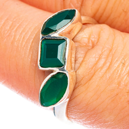 Green Onyx Ring Size 8 (925 Sterling Silver) R147081