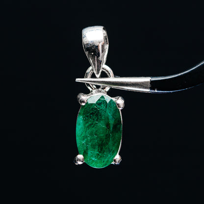 Oval green emerald pendant, .925 sterling silver with faceted stone and prongs