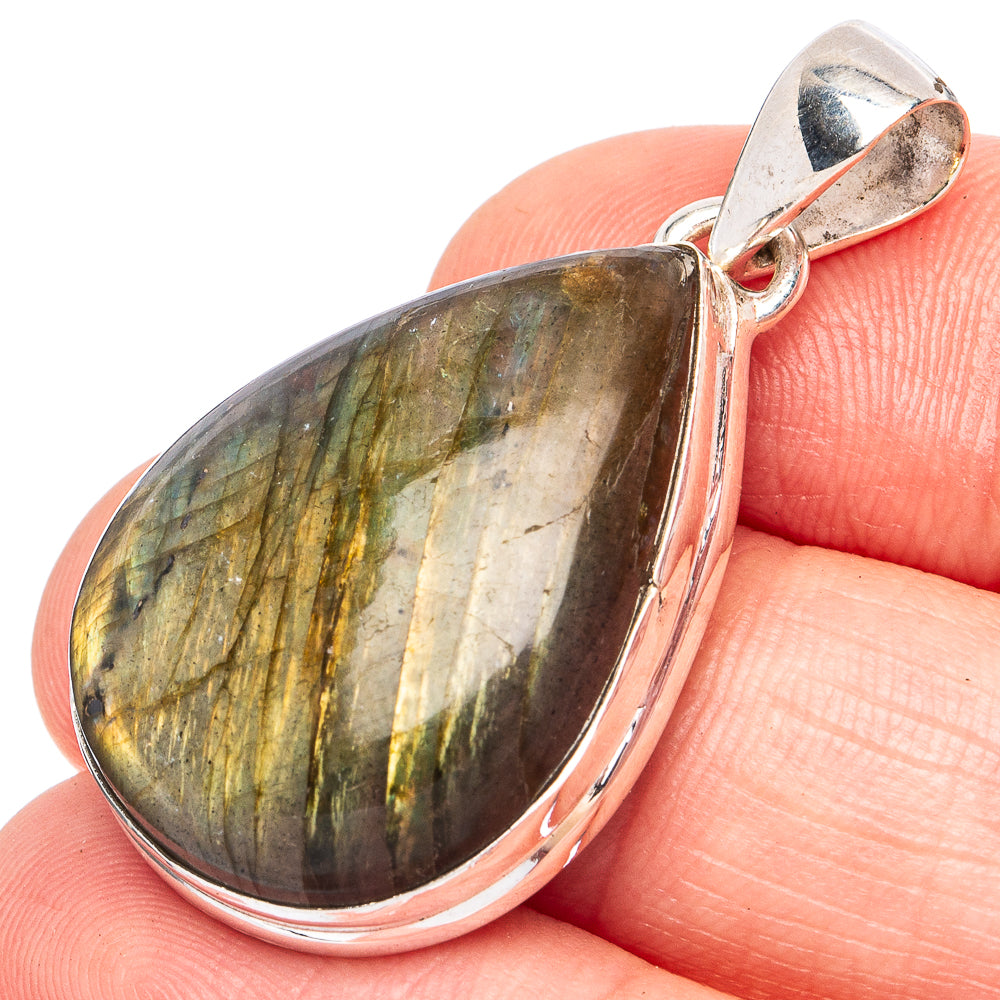 Labradorite Pendant 1 1/2" (925 Sterling Silver) P45202