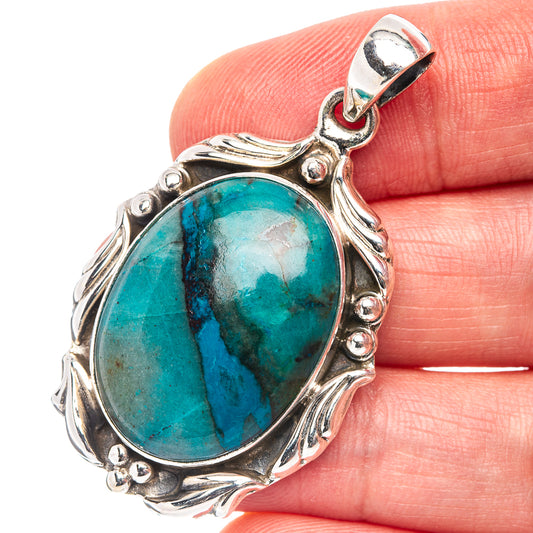 Apatite pendant .925 sterling silver, close view of oval turquoise stone in ornate frame