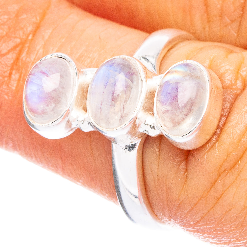 Rainbow Moonstone 925 Sterling Silver Ring Size 6 (925 Sterling Silver) R6340