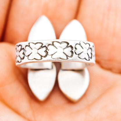Sterling silver adjustable ring band with engraved floral pattern