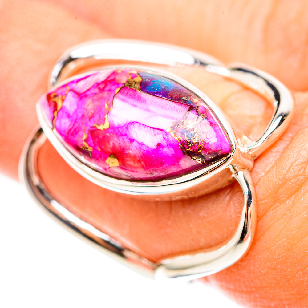 925 sterling silver ring showing oval gemstone cabochon and split band