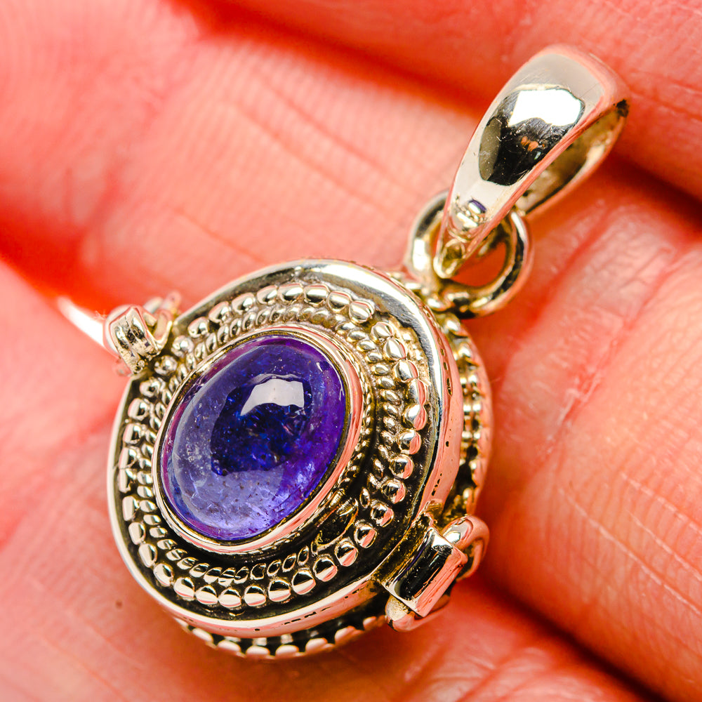 Poison Natural Tanzanite 925 Sterling Silver Pendant 1 1/8" (925 Sterling Silver) PD37674