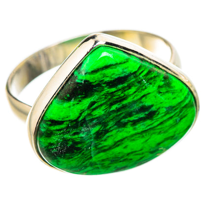 Sterling silver ring with oval green maw sit sit stone, size 10, polished band
