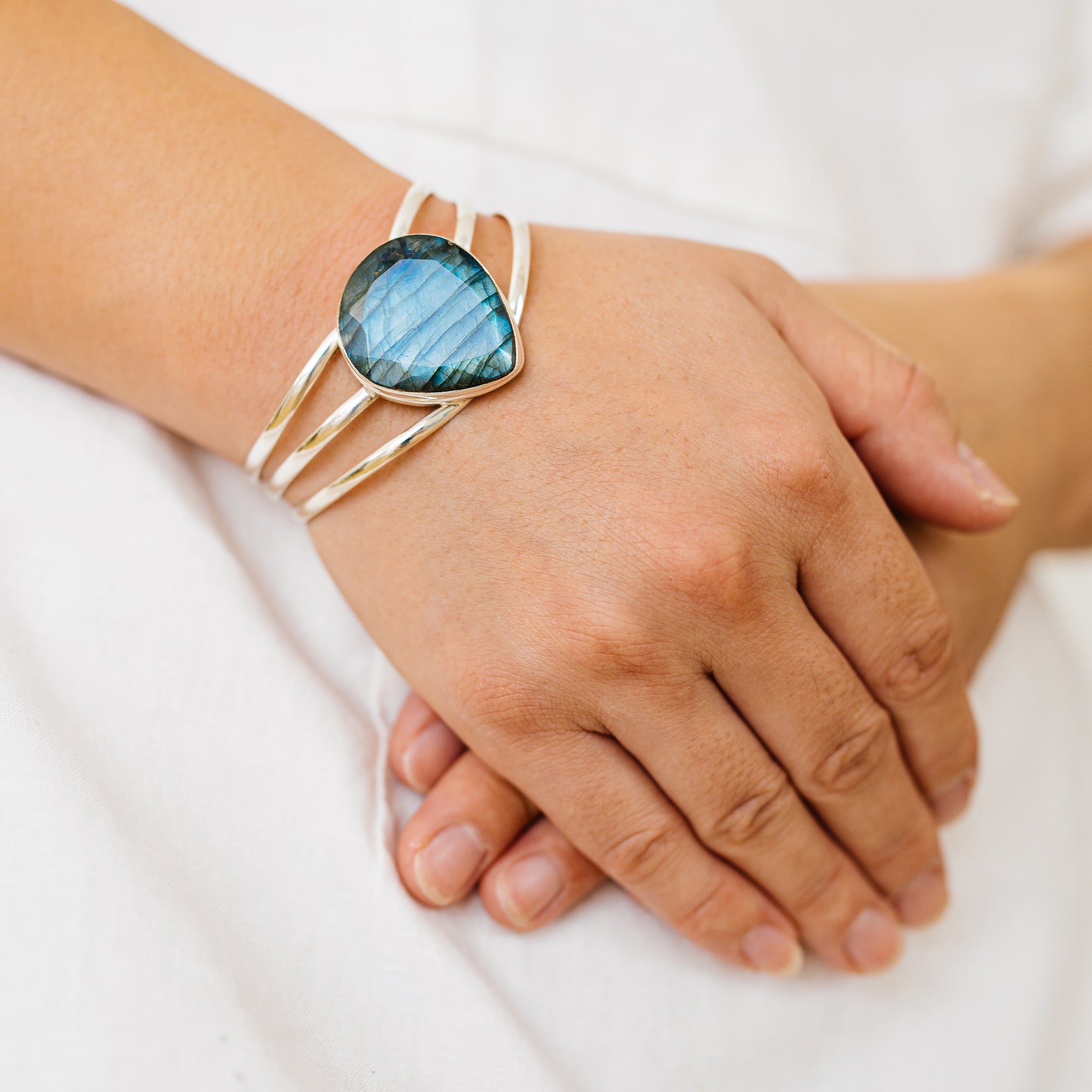Labradorite Bracelets handcrafted by Ana Silver Co - BR90066 - Photo 2