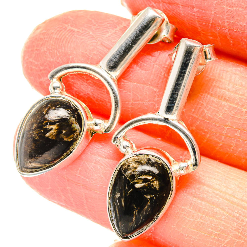 Oval dark seraphinite drop earrings in 925 sterling silver with gold-tone accents