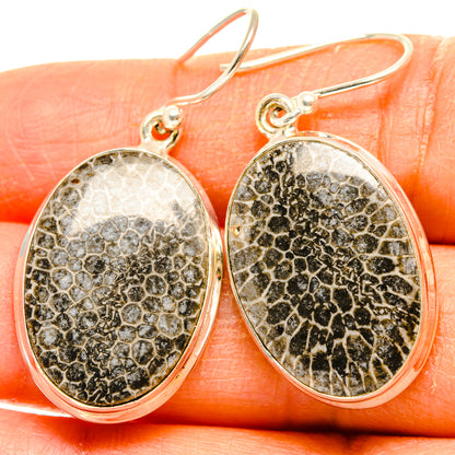 Oval sterling silver drop earrings with stingray-pattern in black and gold